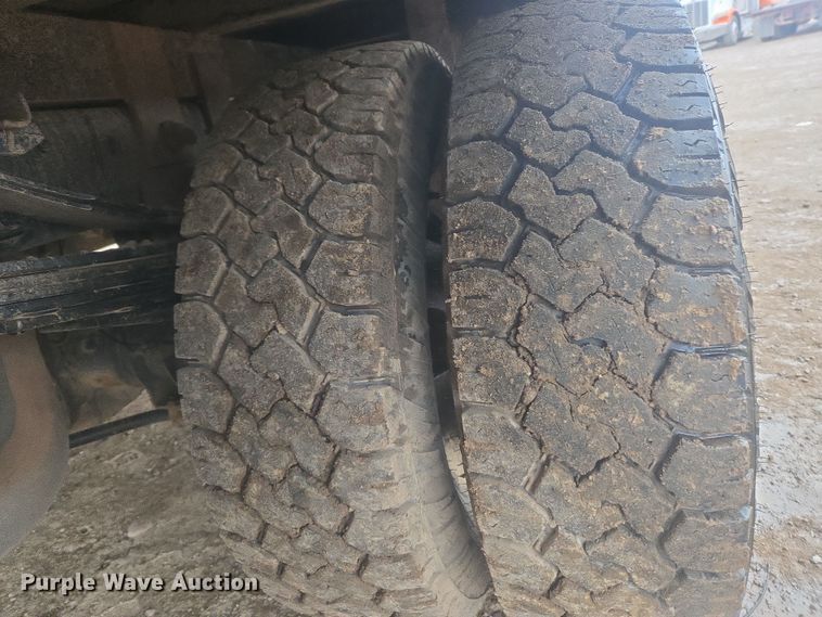 image for item DT7065 2017 Dodge Ram 3500 Crew Cab flatbed pickup truck