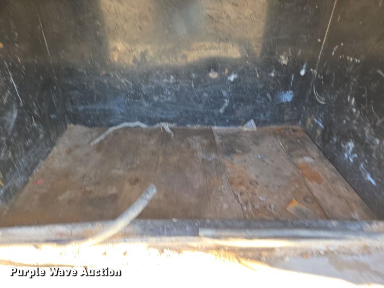 image for item DT7068 1989 Peterbilt 377 flatbed truck