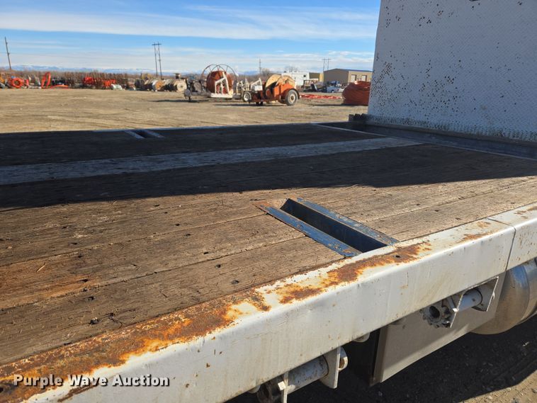 image for item DT7068 1989 Peterbilt 377 flatbed truck