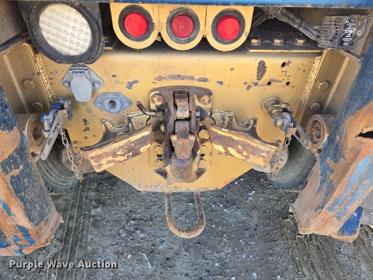 image for item DT7068 1989 Peterbilt 377 flatbed truck