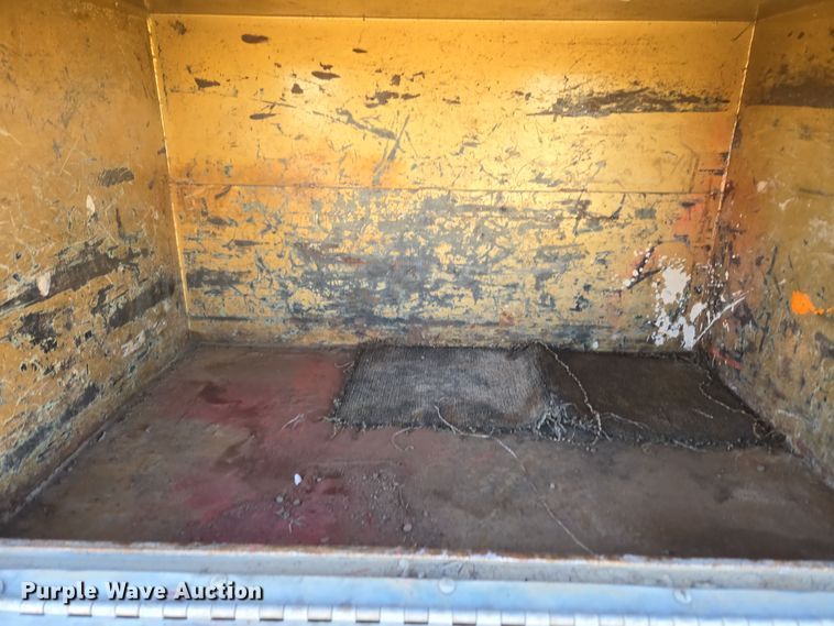 image for item DT7068 1989 Peterbilt 377 flatbed truck