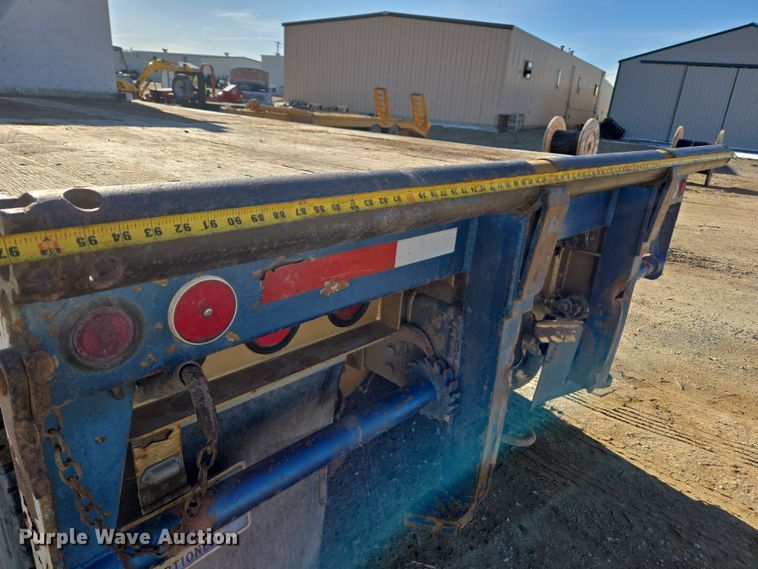 image for item DT7068 1989 Peterbilt 377 flatbed truck