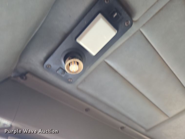 image for item DT7068 1989 Peterbilt 377 flatbed truck