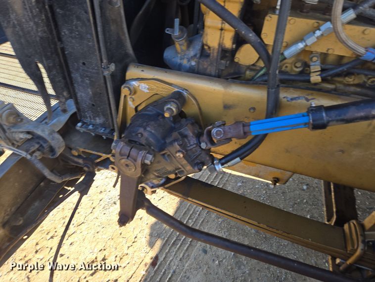 image for item DT7068 1989 Peterbilt 377 flatbed truck