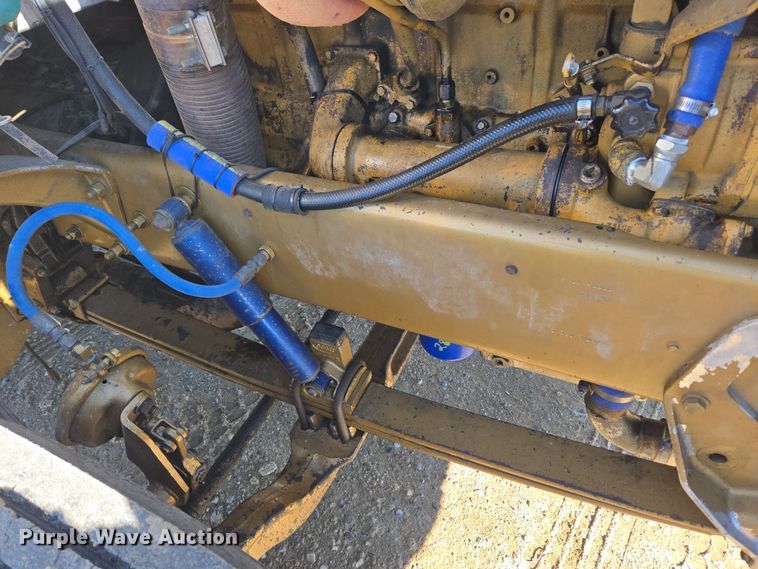 image for item DT7068 1989 Peterbilt 377 flatbed truck