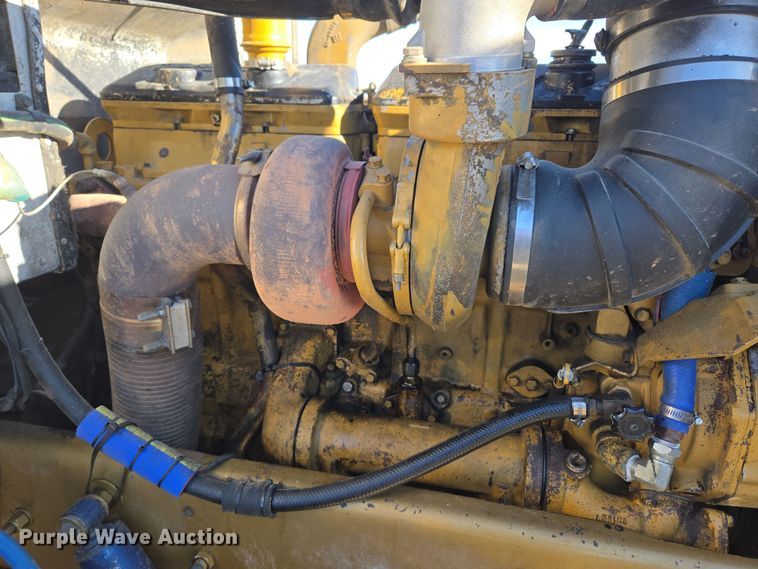 image for item DT7068 1989 Peterbilt 377 flatbed truck