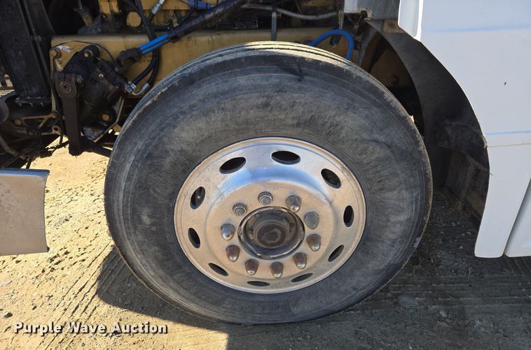 image for item DT7068 1989 Peterbilt 377 flatbed truck