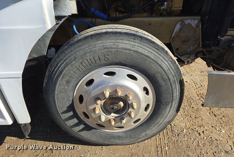 image for item DT7068 1989 Peterbilt 377 flatbed truck