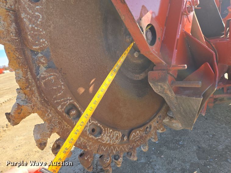 image for item DT7069 Ditch Witch 350SXDD rock saw