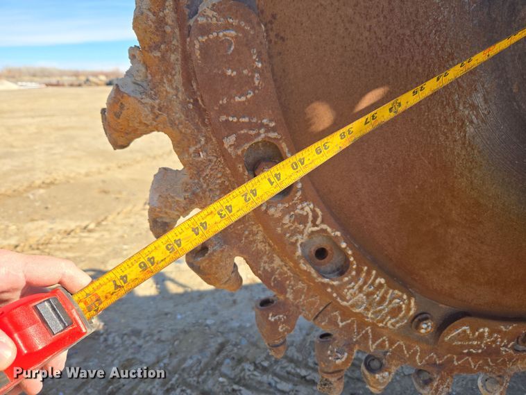 image for item DT7069 Ditch Witch 350SXDD rock saw