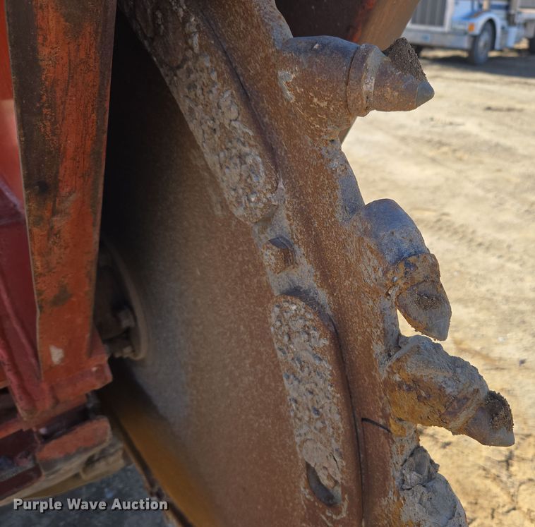 image for item DT7069 Ditch Witch 350SXDD rock saw