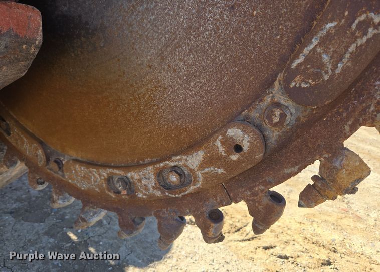 image for item DT7069 Ditch Witch 350SXDD rock saw