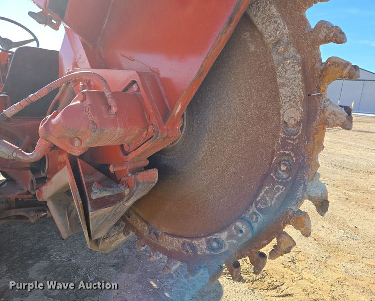 image for item DT7069 Ditch Witch 350SXDD rock saw