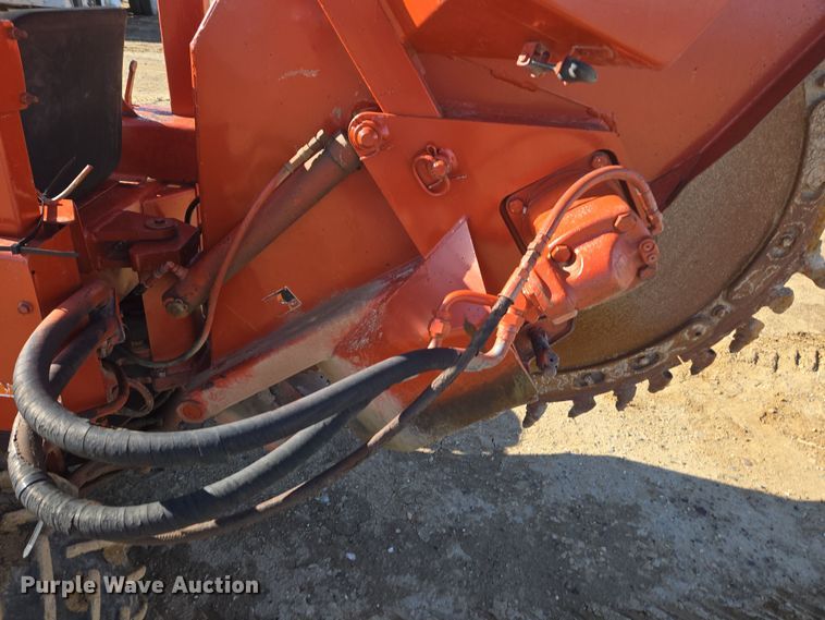 image for item DT7069 Ditch Witch 350SXDD rock saw