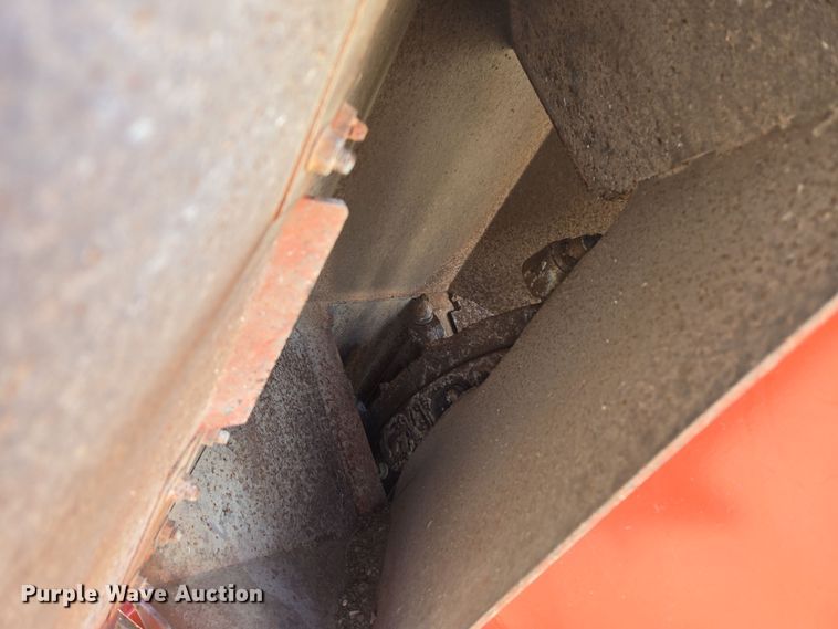 image for item DT7069 Ditch Witch 350SXDD rock saw