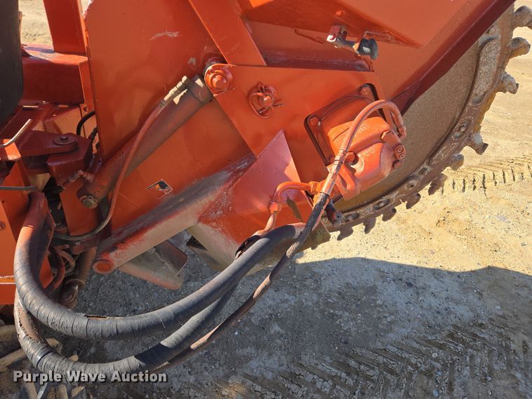 image for item DT7069 Ditch Witch 350SXDD rock saw