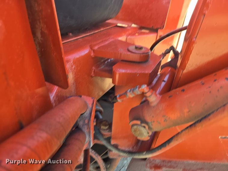 image for item DT7069 Ditch Witch 350SXDD rock saw