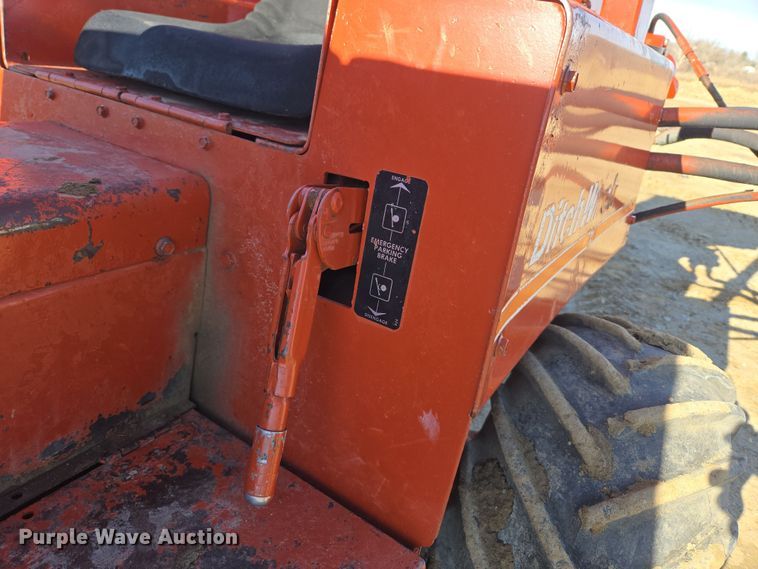 image for item DT7069 Ditch Witch 350SXDD rock saw