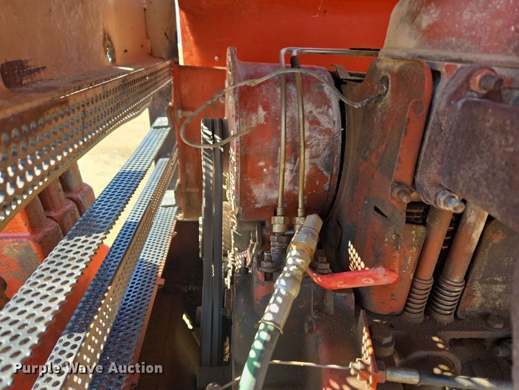 image for item DT7069 Ditch Witch 350SXDD rock saw