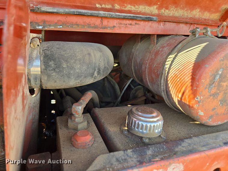 image for item DT7069 Ditch Witch 350SXDD rock saw