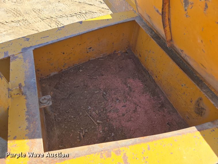 image for item DT7070 1984 Butler equipment trailer