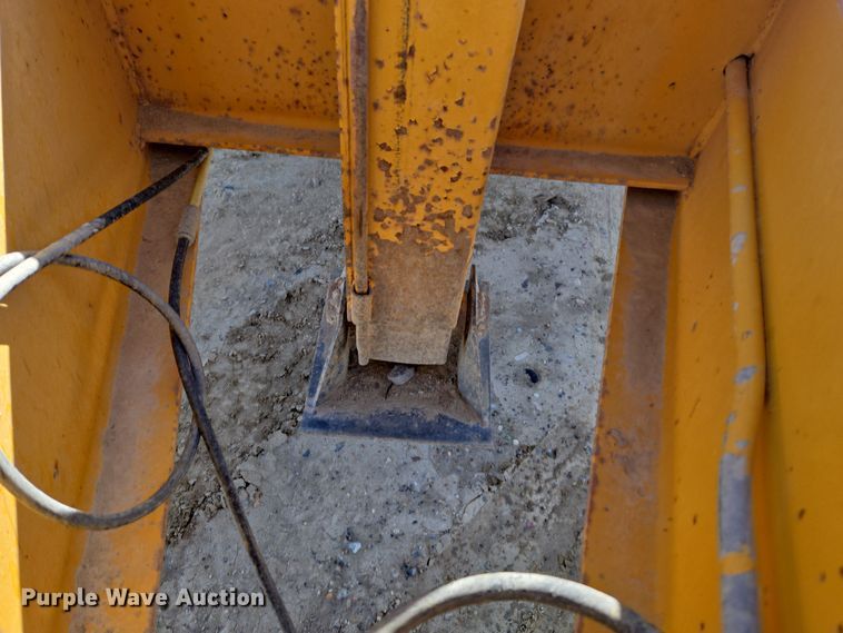 image for item DT7070 1984 Butler equipment trailer