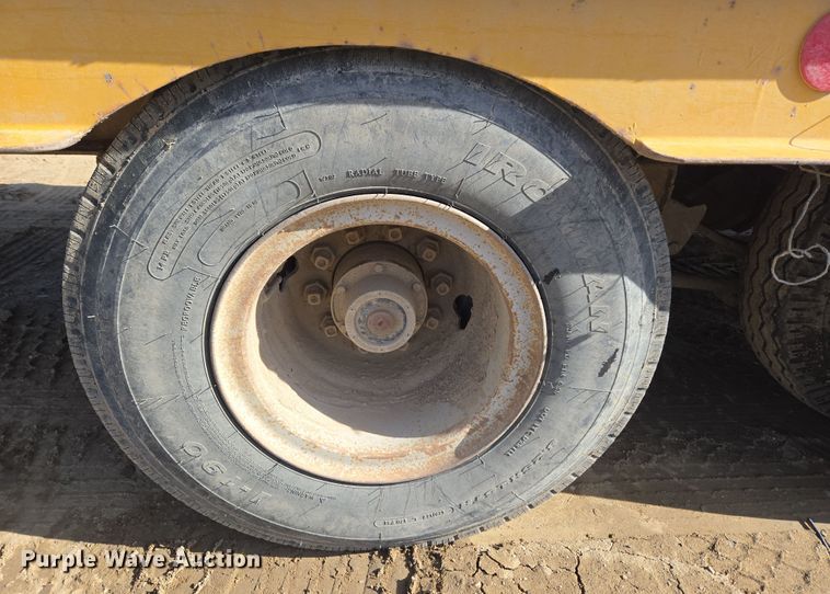 image for item DT7070 1984 Butler equipment trailer