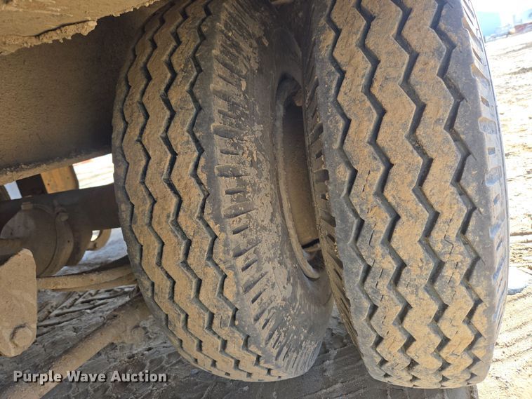 image for item DT7070 1984 Butler equipment trailer