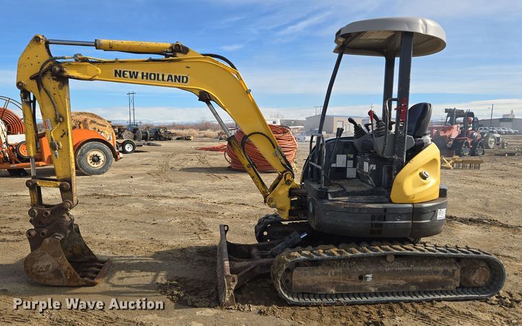 image for item DT7072 2008 New Holland E35B mini excavator