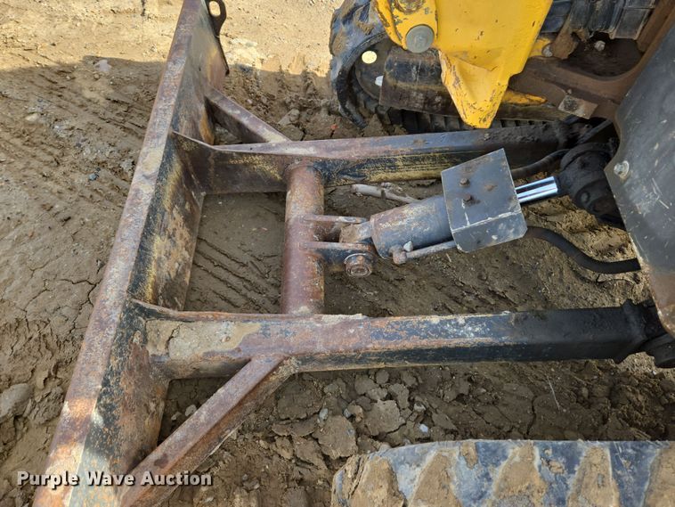 image for item DT7072 2008 New Holland E35B mini excavator