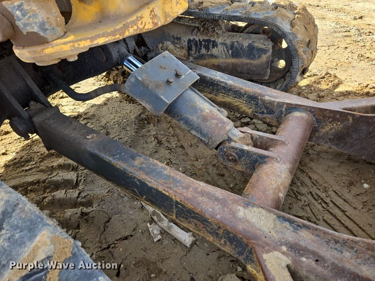 image for item DT7072 2008 New Holland E35B mini excavator