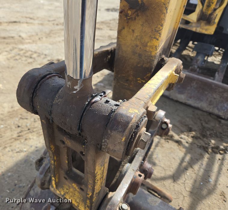 image for item DT7072 2008 New Holland E35B mini excavator