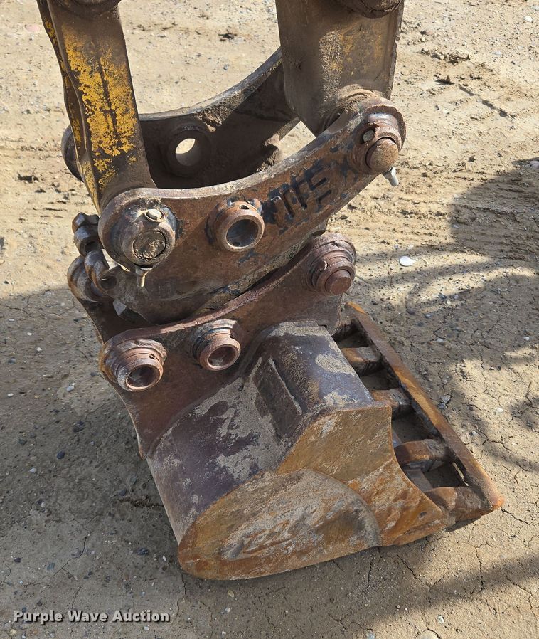 image for item DT7072 2008 New Holland E35B mini excavator