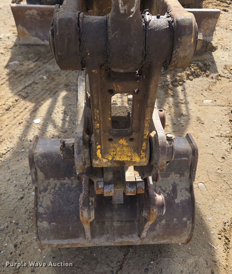 image for item DT7072 2008 New Holland E35B mini excavator