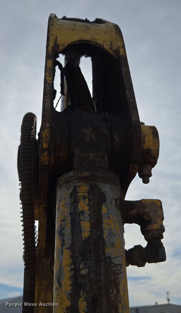 image for item DT7072 2008 New Holland E35B mini excavator