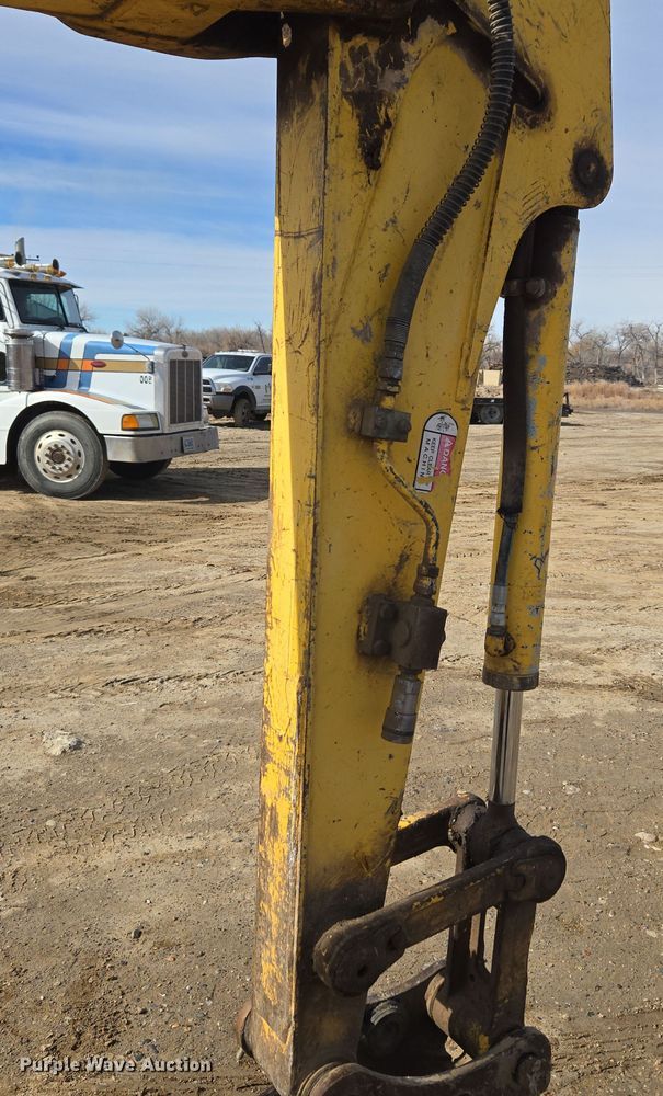 image for item DT7072 2008 New Holland E35B mini excavator