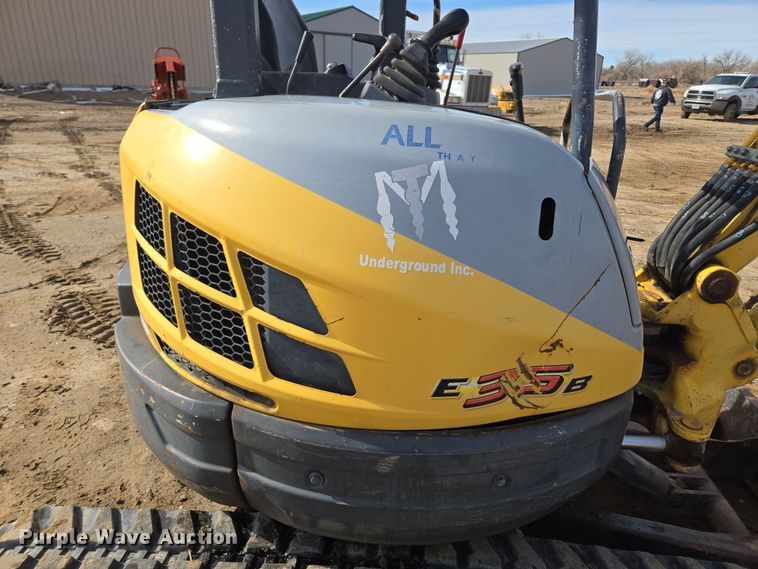 image for item DT7072 2008 New Holland E35B mini excavator