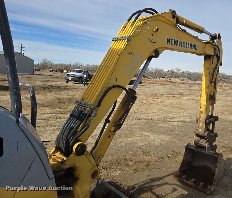 image for item DT7072 2008 New Holland E35B mini excavator