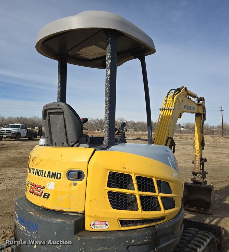 image for item DT7072 2008 New Holland E35B mini excavator
