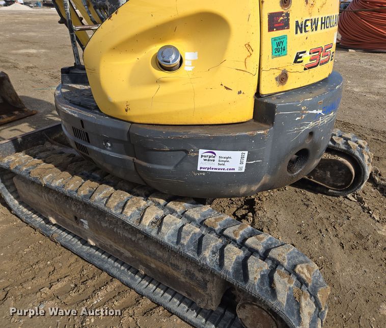 image for item DT7072 2008 New Holland E35B mini excavator