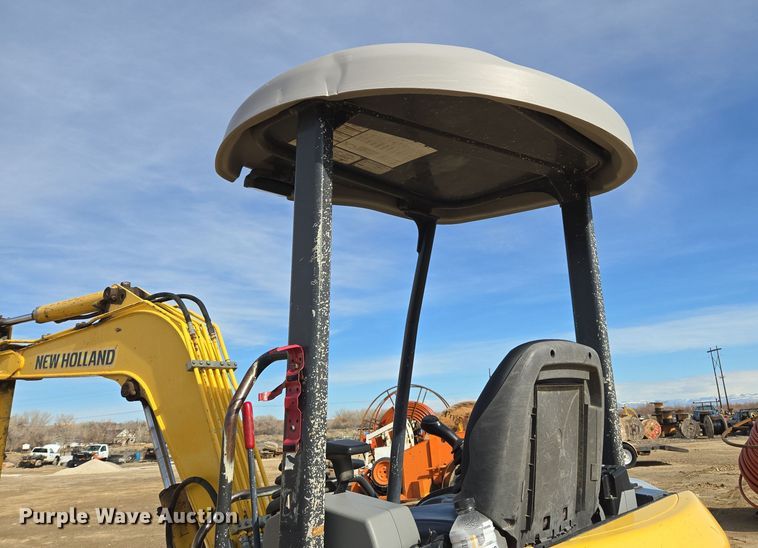 image for item DT7072 2008 New Holland E35B mini excavator