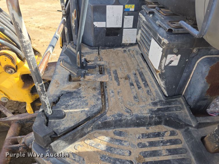 image for item DT7072 2008 New Holland E35B mini excavator