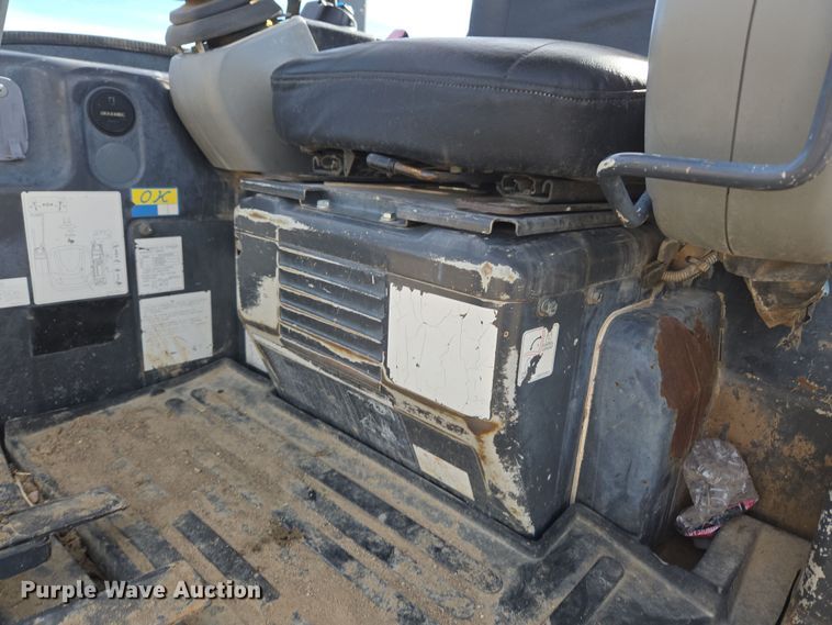 image for item DT7072 2008 New Holland E35B mini excavator