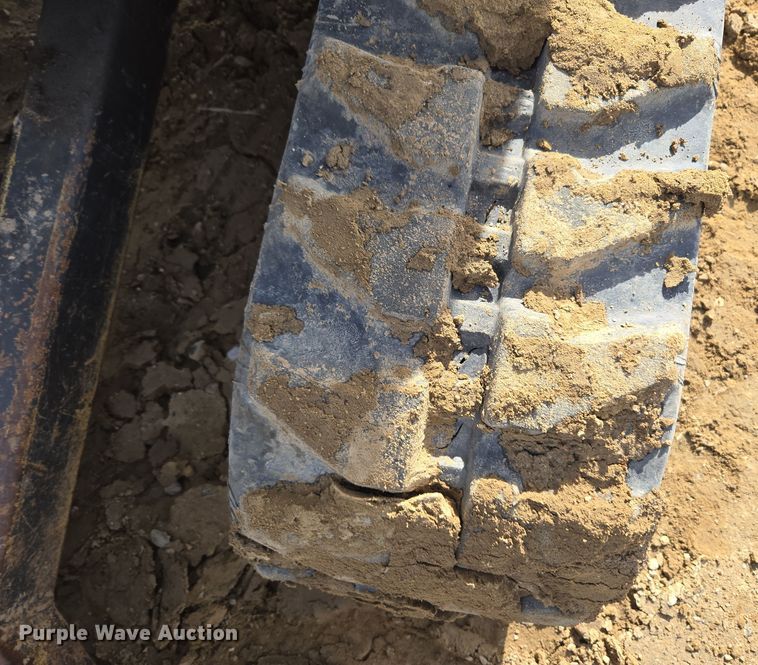 image for item DT7072 2008 New Holland E35B mini excavator