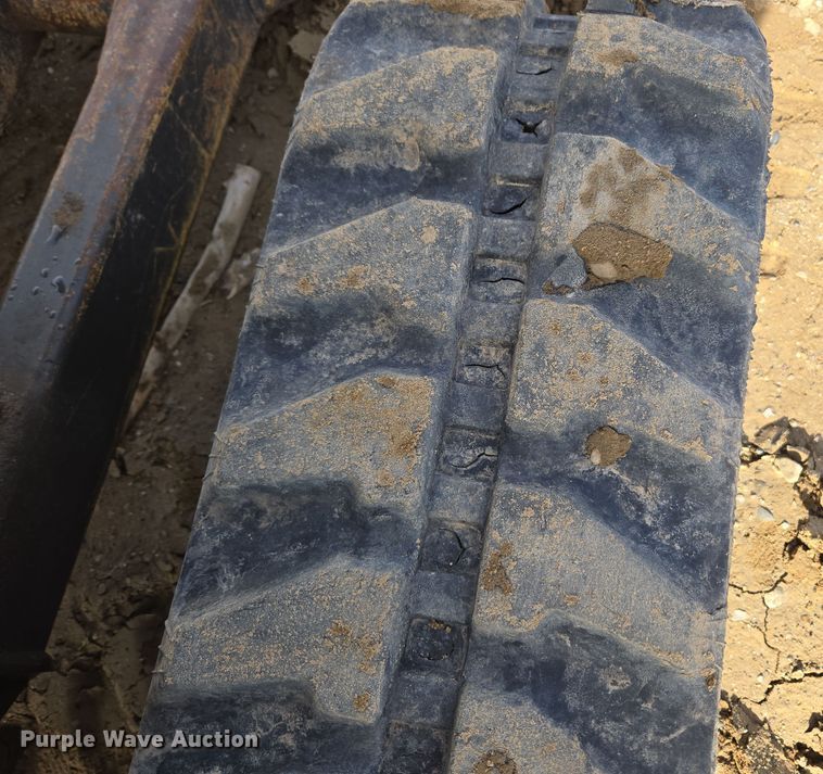 image for item DT7072 2008 New Holland E35B mini excavator