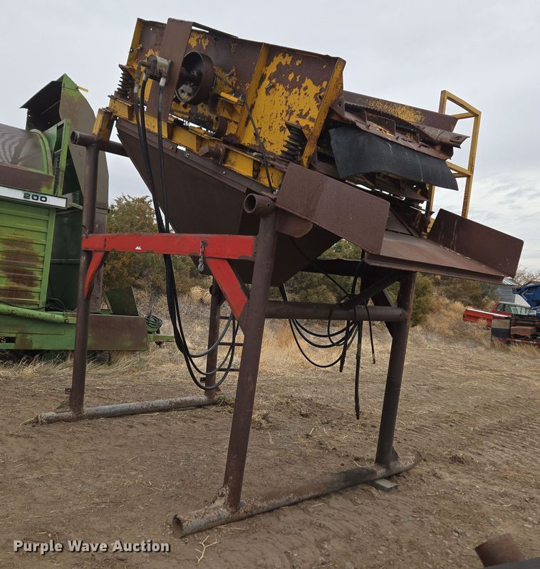 image for item DT7075 Peerless Conveyor DD488 vibratory screen