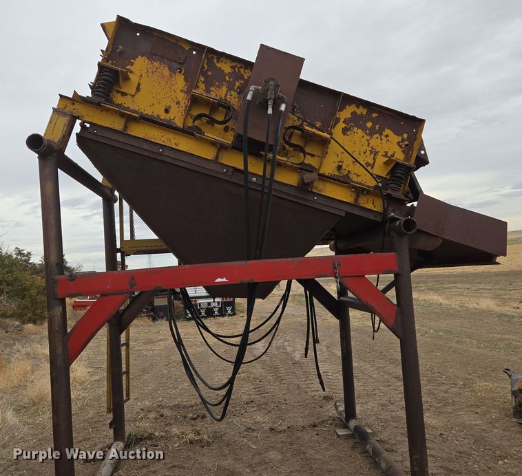 image for item DT7075 Peerless Conveyor DD488 vibratory screen