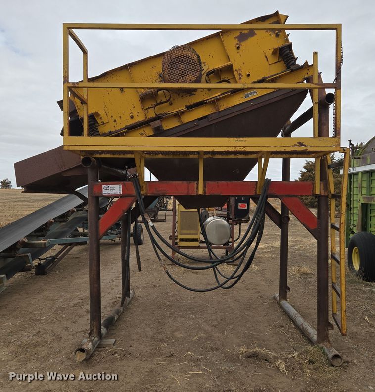 image for item DT7075 Peerless Conveyor DD488 vibratory screen