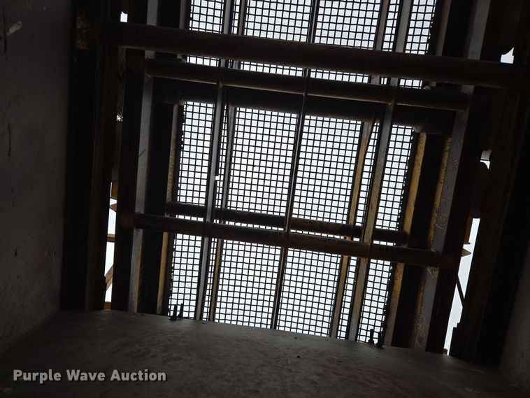 image for item DT7075 Peerless Conveyor DD488 vibratory screen