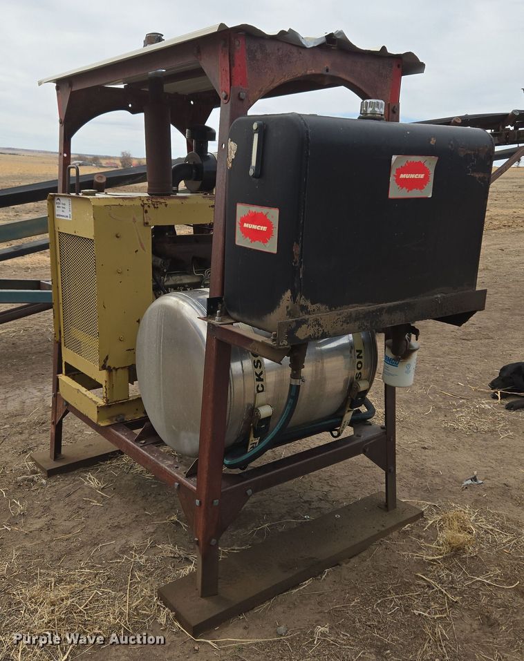 image for item DT7077 John Deere 4239 DF hydraulic power unit